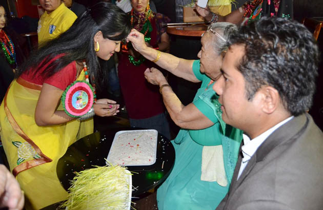 दुबईको दसैमा, गुरुङ भाषाको चलचित्र “ओईलिएको फुल” प्रदर्शन
