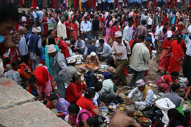 आज आमाको मुख हेर्ने दिन, मातातीर्थमा भीड