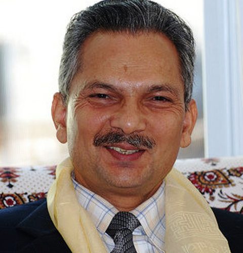 दलबलसहित निर्वाचन आयोग पुगेर बाबुरामले पार्टी दर्ता गरे