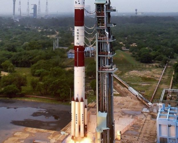 रुसलाई पछि पार्दै भारतले गर्यो एकै पटकमा १ सय ४ उपग्रहको प्रक्षेपण