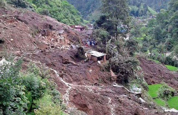 विश्वकप हेरेर फर्किँदा पहिरोले बगाएर एकजना बेपत्ता
