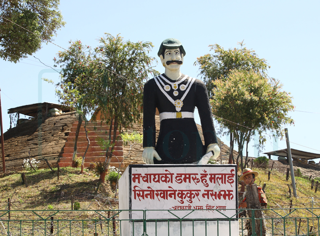 ऐतिहासिक हातहतियार हराउँदा अमरगढी किल्लाको महत्व घट्दै