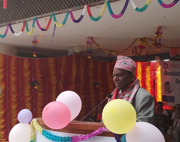 तोकिएकै समयमा विमानस्थल निर्माण सक्न पण्डितको निर्देशन