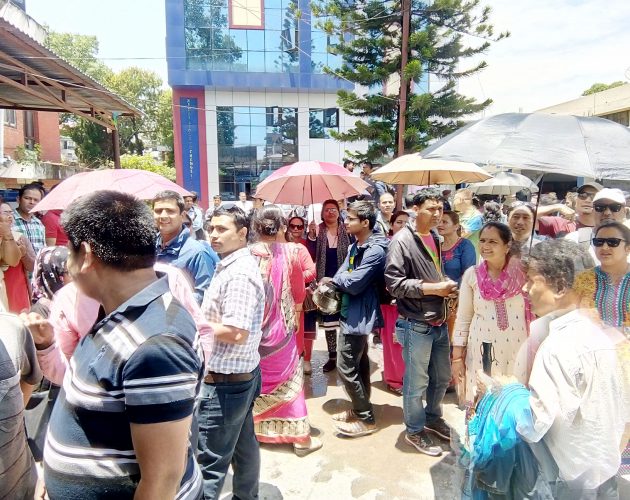 लाभकर विवादले सेयर बजार ठप्प