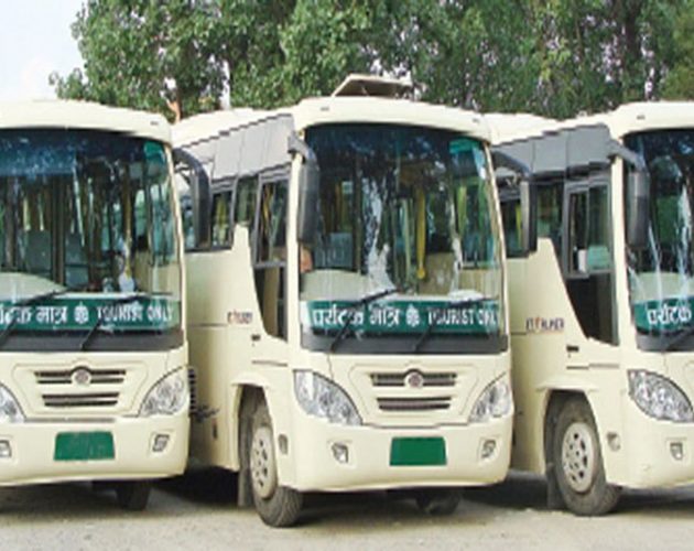 पर्यटक बसका चालक नै मापसे गरेर सवारी चलाउँछन्