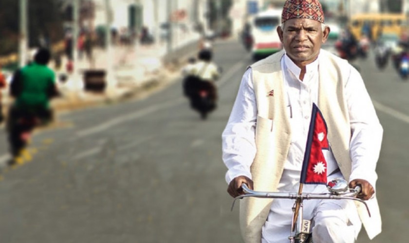 ‘साइकलमन्त्री’ लालबाबुमा यति धेरै गाडी मोह !