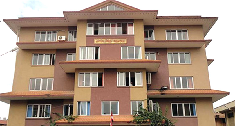 लोकसेवा तत्काल नखुल्ने, कर्मचारी समायोजनपछि बल्ल विज्ञापन