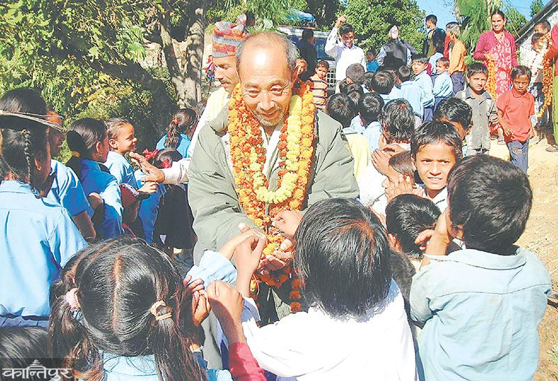 गाउँमा ‘ओके बाजे’ को सेवा