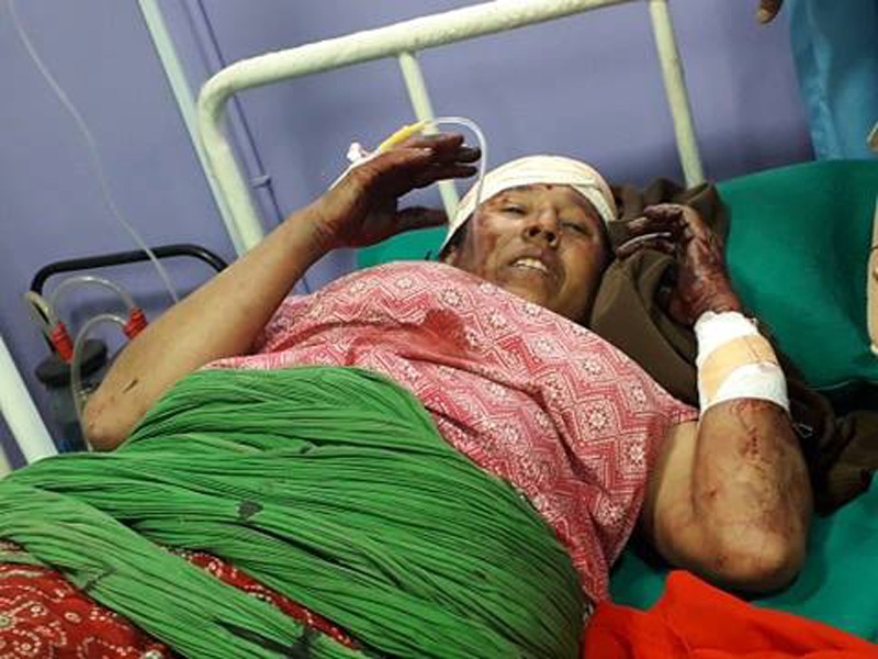 लमजुङका युवाले दाउराले टाउकोमा हान्दा ५ जना गम्भिर घाईते