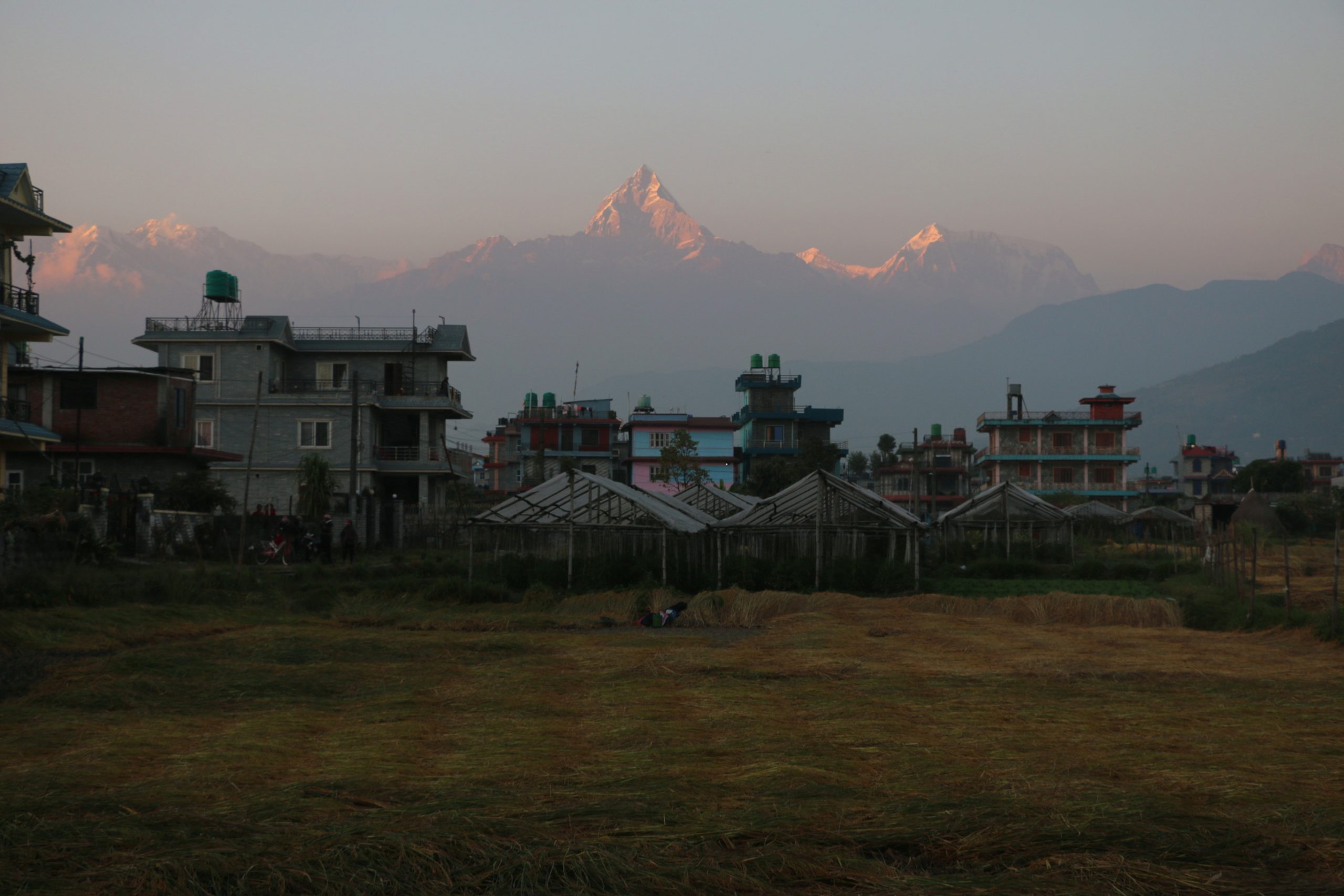माछापुच्छ्रेको दृश्य…