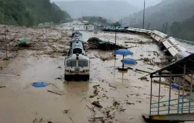 पाकिस्तानमा रेल दुर्घटना, १९ जनाकाे मृत्यु