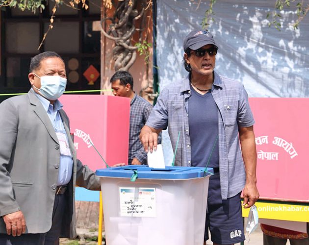 महानायकले मतदानपछि भने, “अर्को चुनावमा मलाई उम्मेदवारको रुपमा पाउनुहुनेछ”