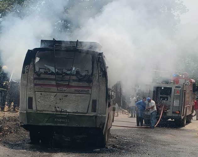 भारतको उत्तर प्रदेशमा भएको बस आगलागीमा घाइते भएका दुई नेपालीको मृत्यु