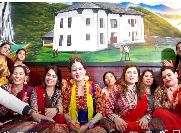 युवराजले ल्याए रोइला गीत ‘स्कुटरमा चढौली…’ यस्तो छ जापानै खिचिएको भिडिओ