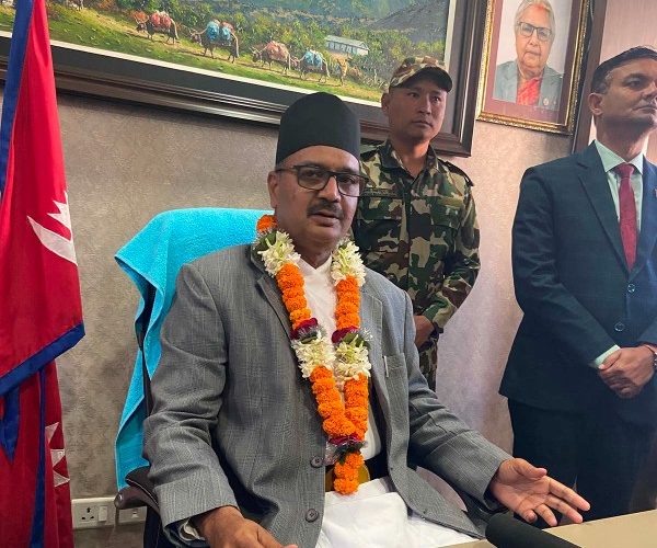 श्रम मन्त्री भण्डारीलाई खानेपानी मन्त्रालयको समेत जिम्मेवारी