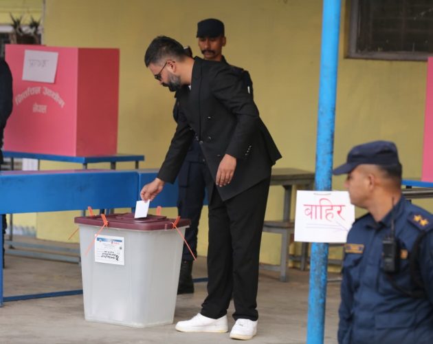प्रधानमन्त्रीको प्रशंसा गर्दै बालेनले भने- ‘हजुरको नेतृत्वमा लोकतन्त्रले जितेको छ’