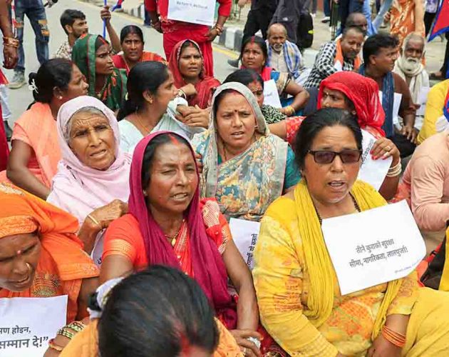 ‘सुस्ता बचाउ’ भन्दै राजधानीमा प्रदर्शन, नागरिकता र लालपुर्जा वितरण गर्न माग
